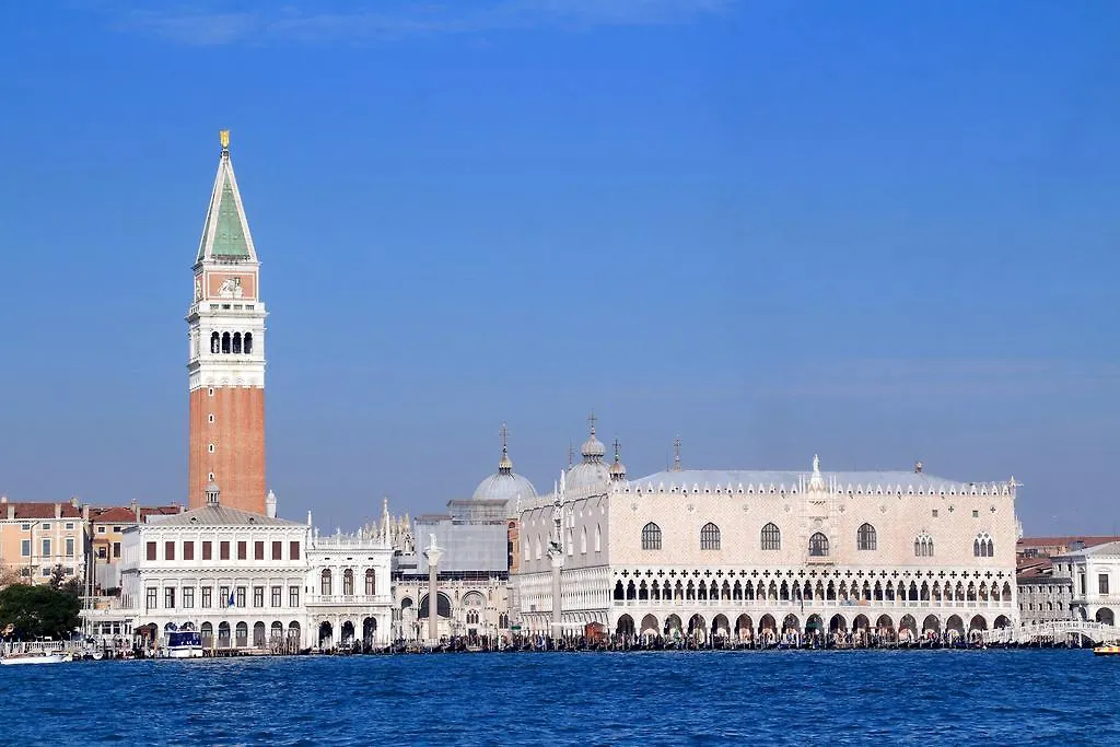 Apartamento Charmsuite Palladio Veneza Itália